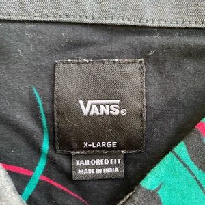 XL Patterned black Vans button up